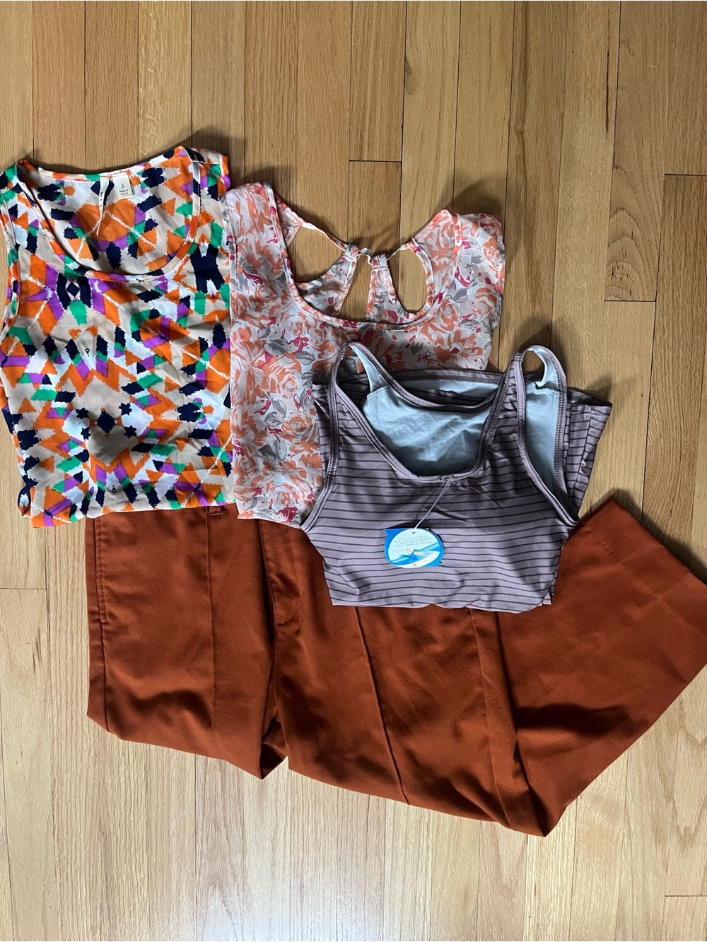 BUNDLE - cute Brixton Ankle Crop Pants with light, summer tanks